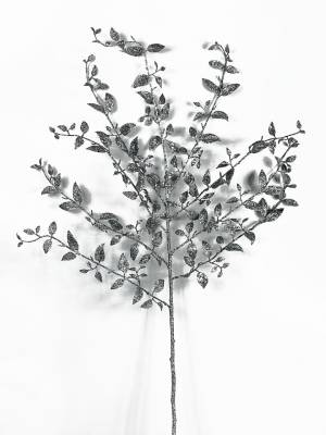 Новогодняя декоративная ветка с серебряными листочками Н91 см