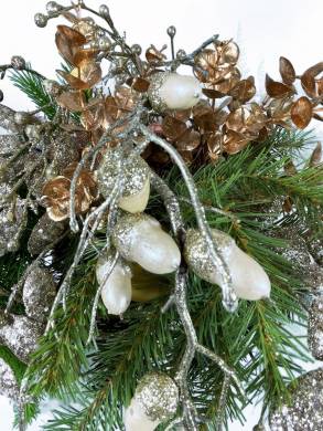 Новогодняя композиция для украшения стола «Зимнее Ожерелье» в  металлическом вазоне ВЕНЕЦИЯ